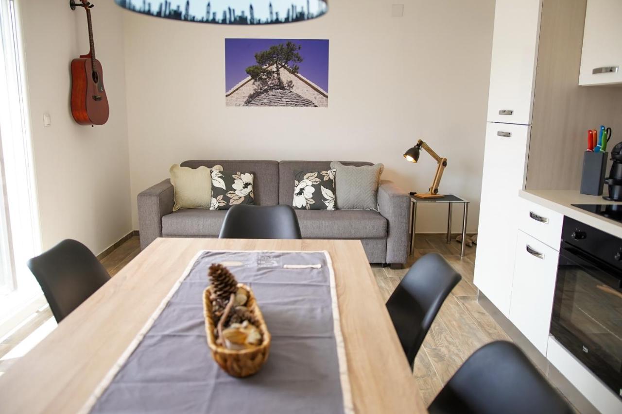 Kaprije Apartmani Tina I Ena Екстериор снимка