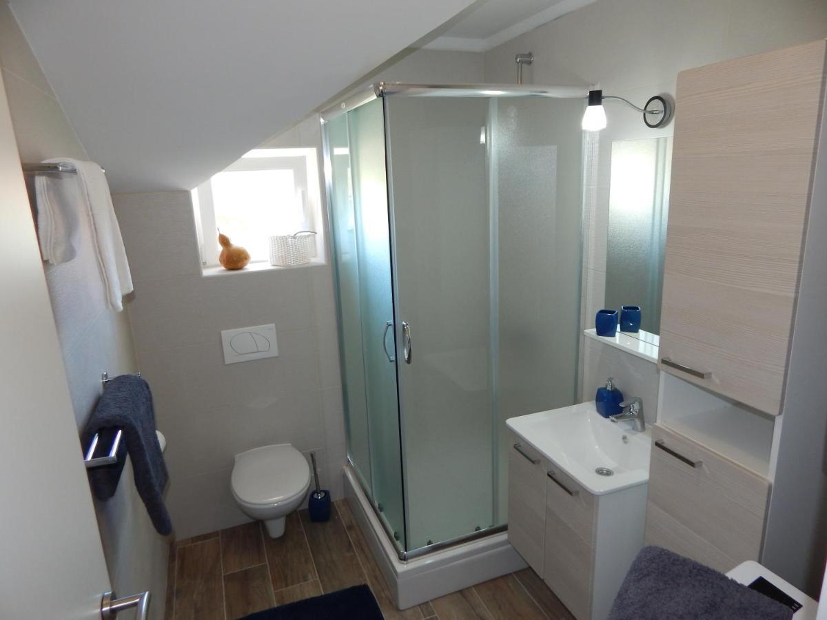 Kaprije Apartmani Tina I Ena Екстериор снимка